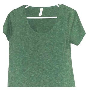 LuLaRoe Small Classic Tee